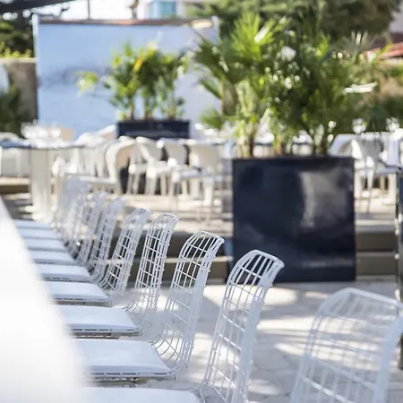 切什梅卡尔农酒店 Çeşme